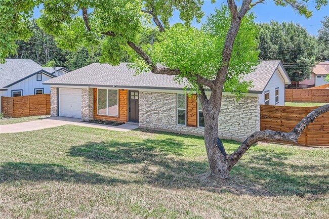 Building Photo - 3501 Santa Fe Dr