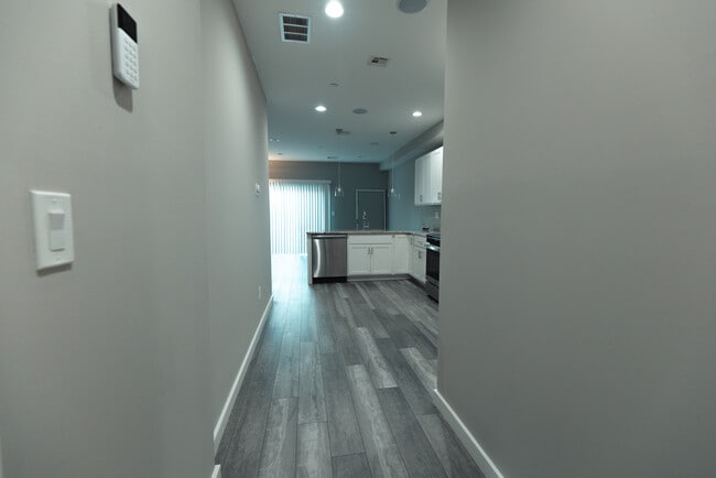 Building Photo - 2518 Ridge Ave