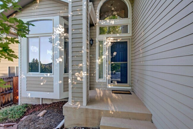 Foto del edificio - Stunning home on Millstream for rent!