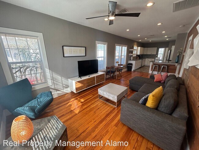 Foto del edificio - 2 br, 2 bath House - 1427 Burnet Street