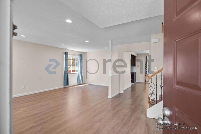 Building Photo - 33525 Bardolph Cir