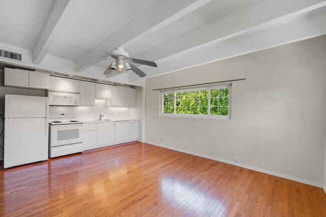 Foto del edificio - Private 2-Bedroom Fair Oaks Duplex with Gated Driveway & Garage!