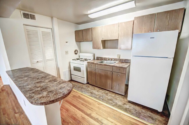 Foto del edificio - 4221 Hickory Ave
