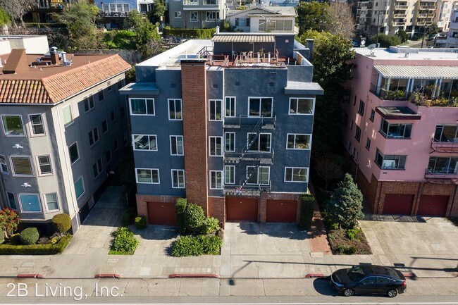 Building Photo - 2208 Lakeshore Ave