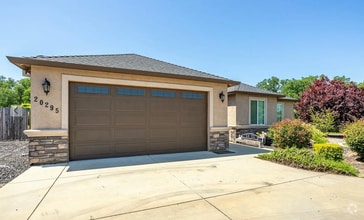 Building Photo - 20295 Ballentine Dr