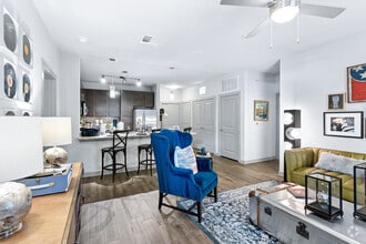 Interior Photo - The Lodge Bellevue