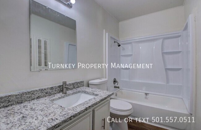 Building Photo - 4600 Lynn Ln