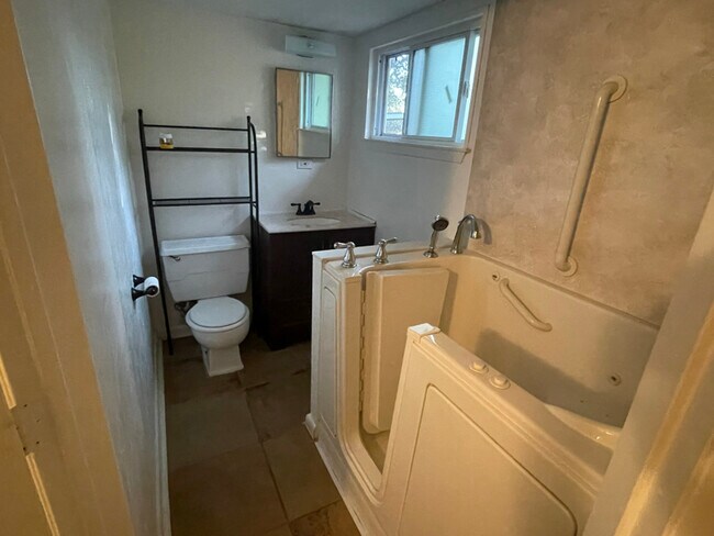 Foto del edificio - 98 Woodcreek Dr