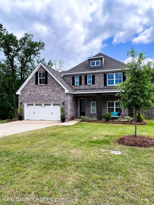 Building Photo - 4 br, 3.5 bath House - 2109 Sherwood Dr.