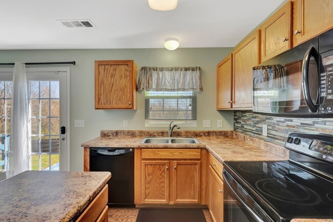 Building Photo - 2576 Jordan Ridge Dr