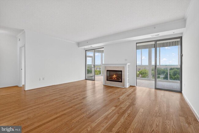 Foto del edificio - 19365 Cypress Ridge Terrace