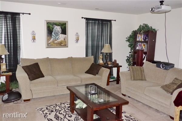 Foto del edificio - 6041 Glen Rock Ave