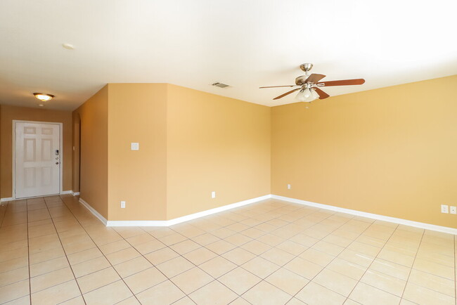 Building Photo - 10009 Quail Glen Dr