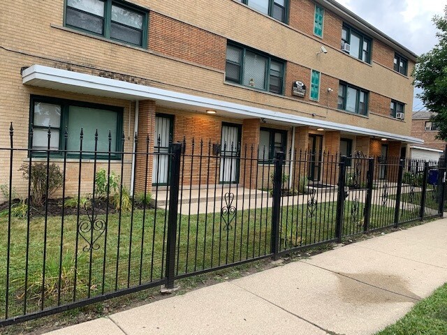 Foto principal - 7848 S Coles Ave