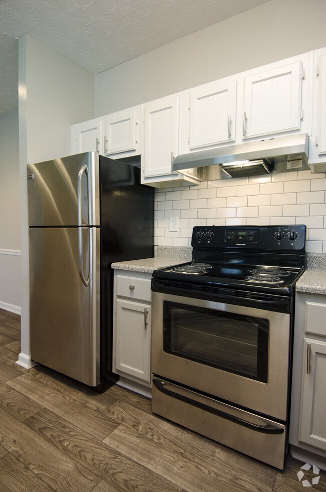 The Overlook at Groovers Lake Apartments for Rent Lithia Springs, GA