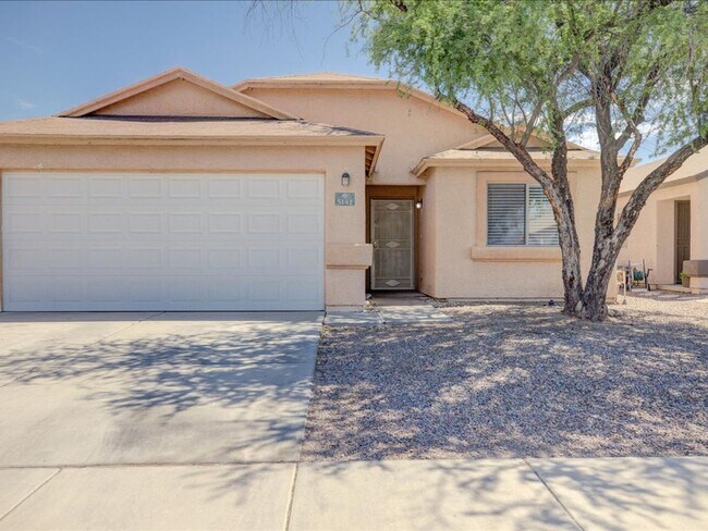 Building Photo - 3 Bedroom, 2 Bath