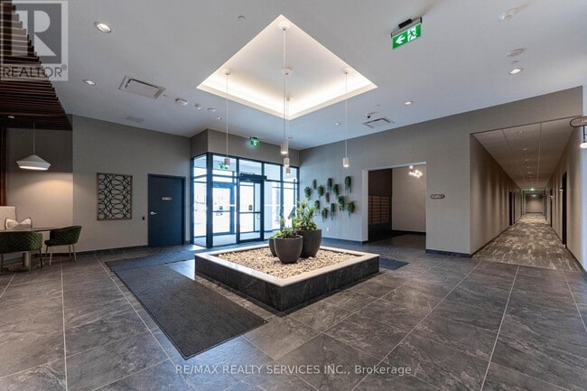 Building Photo - 525 New Dundee Rd