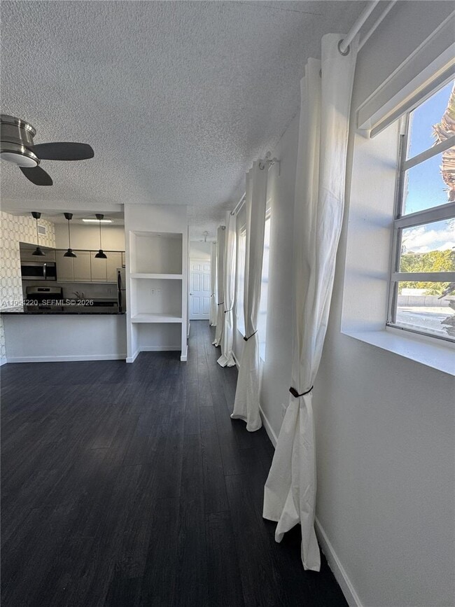 Building Photo - 1559 Michigan Ave