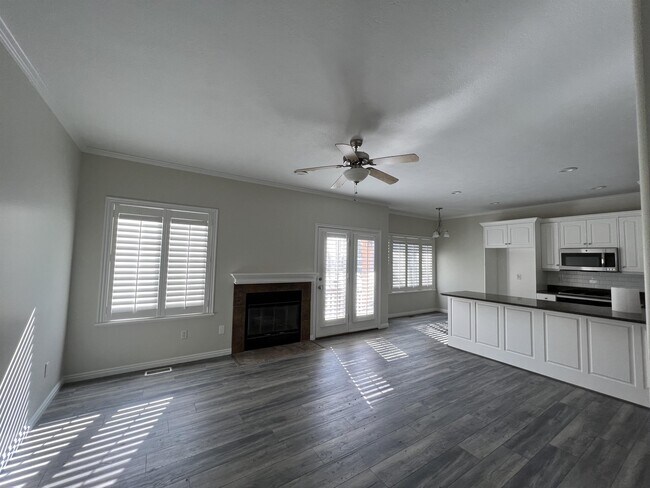 Foto del edificio - 202 E White Spruce Cv