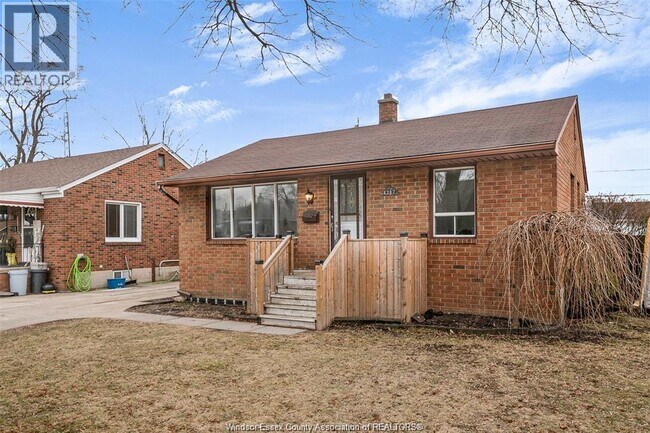 Photo du bâtiment - 1217 Harrison Ave
