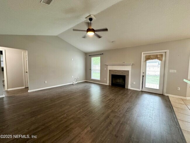 Foto del edificio - 501 Magnolia Garden Ct