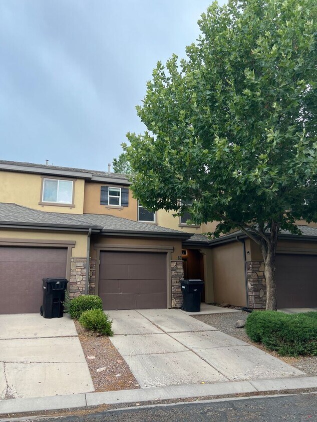 Foto principal - Newly Updated Townhome in Cedar Crossing