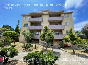 Building Photo - 1530 Henry St