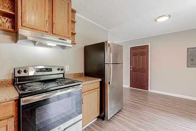 Building Photo - 708 Fair St