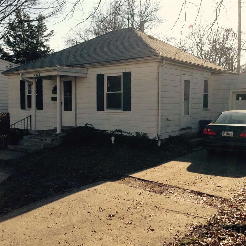 Primary Photo - 2026 E 3rd St