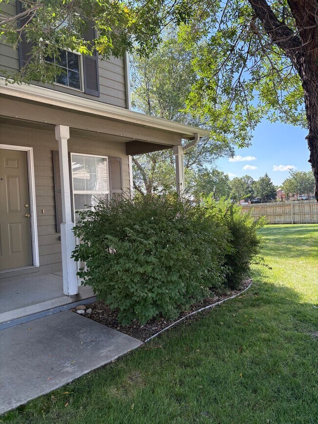 Building Photo - 1753 Rowan Ln