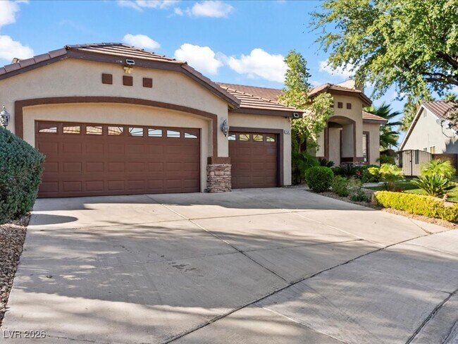 Building Photo - 2547 Serenity Hollow Dr