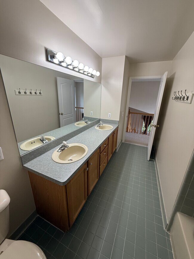 Foto del edificio - 7782 Watford Dr