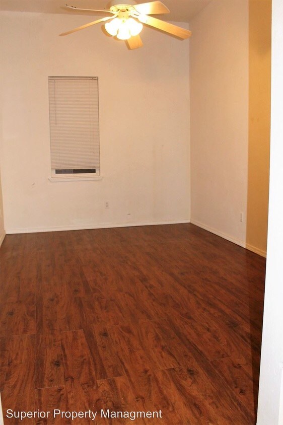 Foto del edificio - 820 E Denver St