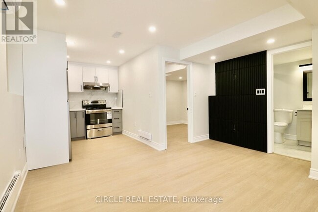 Building Photo - 3 Hinkson St