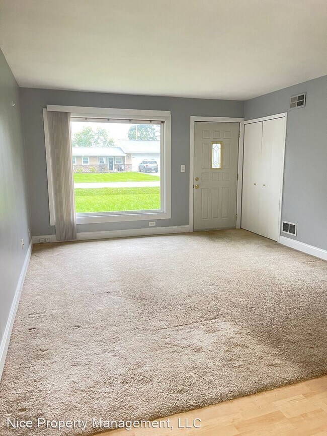 Building Photo - 3 br, 1.5 bath House - 6340 Eastlawn Ave