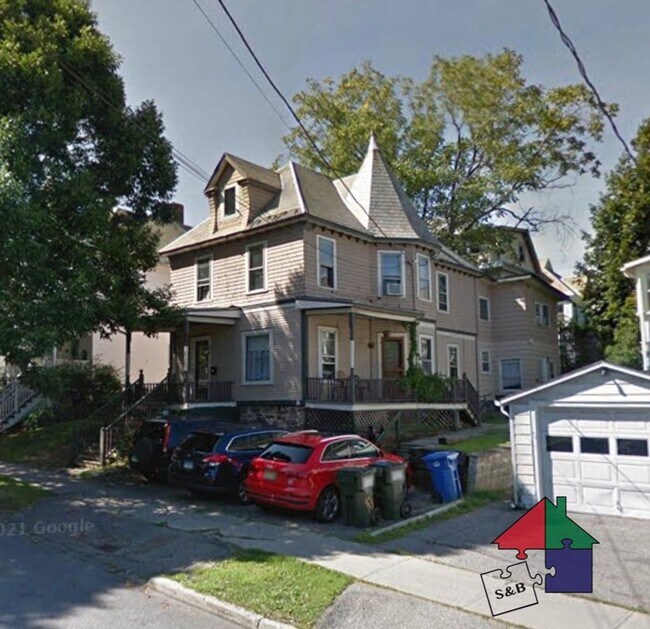 Building Photo - 36 Buell St
