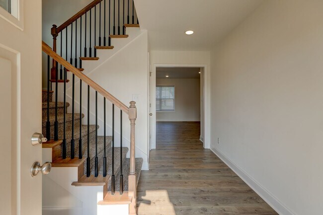 Foto del edificio - 1385 Harmon Ln