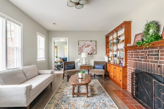 Foto del edificio - Charming 2BR Home 2BTH $2400 Furnished or ...