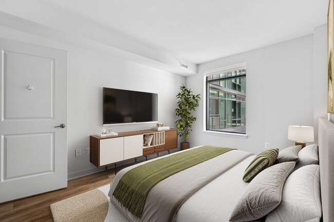 Building Photo - Latitude