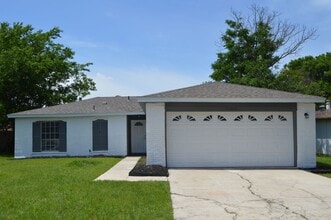 Building Photo - 13719 Earlywood St