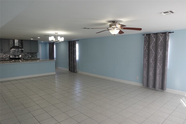 Foto del edificio - 1102 Winnie St