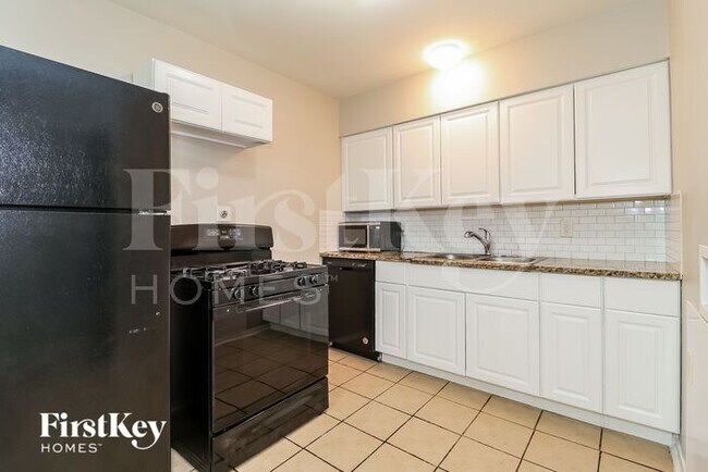 Foto del edificio - 1407 Gibbins Rd