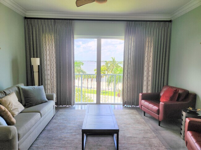Foto del edificio - 36 Harbour Isle Dr W