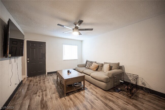 Foto del edificio - 2641 N Arrowhead St