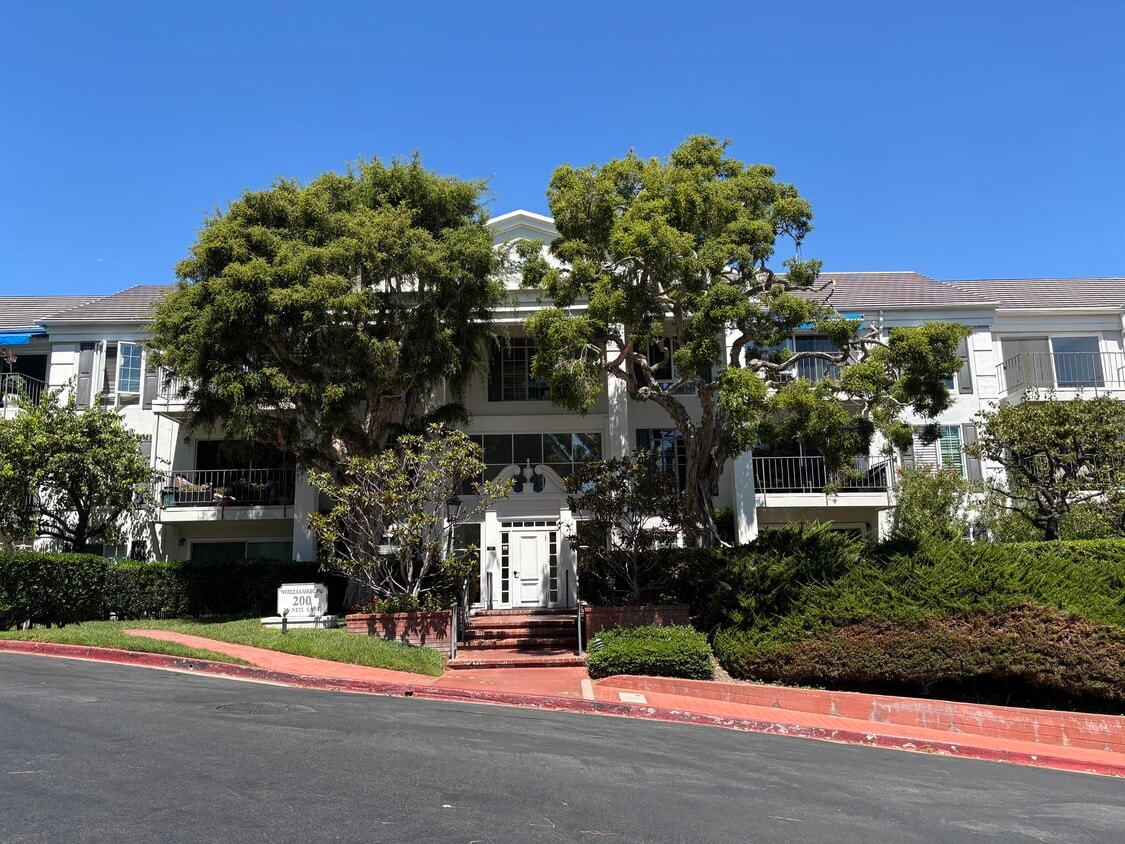Primary Photo - 200 McNeil Ln