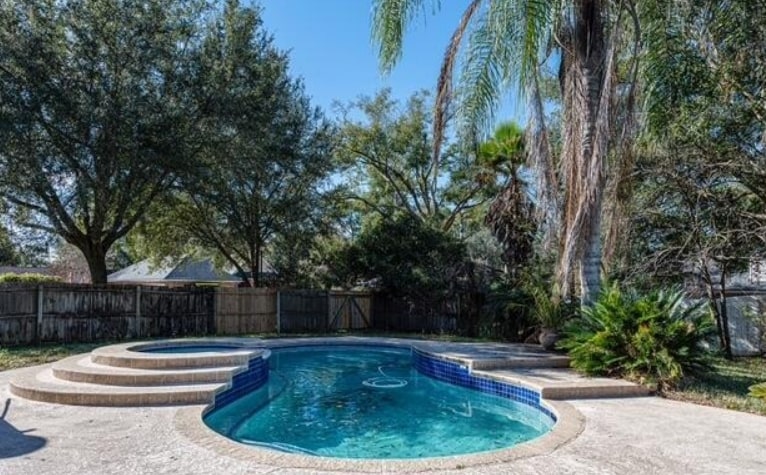 Foto del edificio - 1467 Tama-Ran Pl