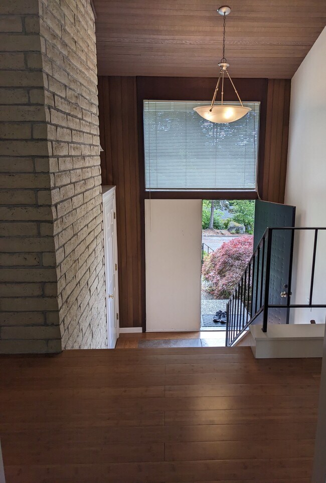 Foto del edificio - 4546 153rd Ave SE