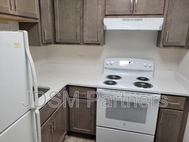 Foto del edificio - 5605 W Warren Ave