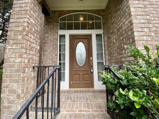 Building Photo - Gorgeous Four Bed Two & Half Bath home in ...