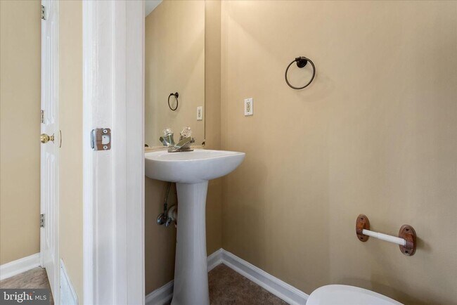 Foto del edificio - 400 Emily Ln